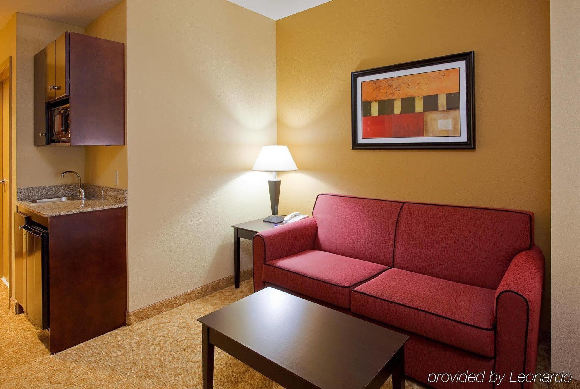 Holiday Inn Express Hotel & Suites Pensacola-West Navy Base By Ihg Beach Haven Номер фото