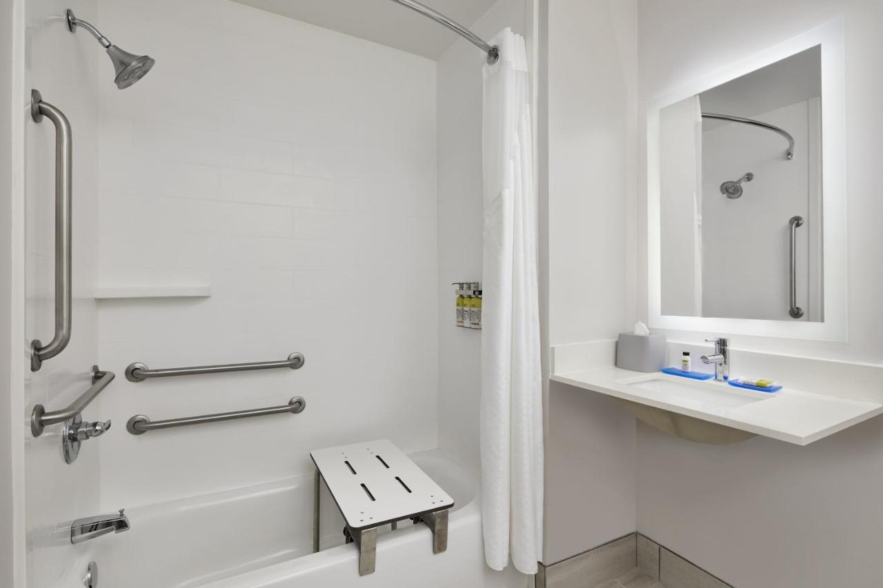 Holiday Inn Express Hotel & Suites Pensacola-West Navy Base By Ihg Beach Haven Экстерьер фото